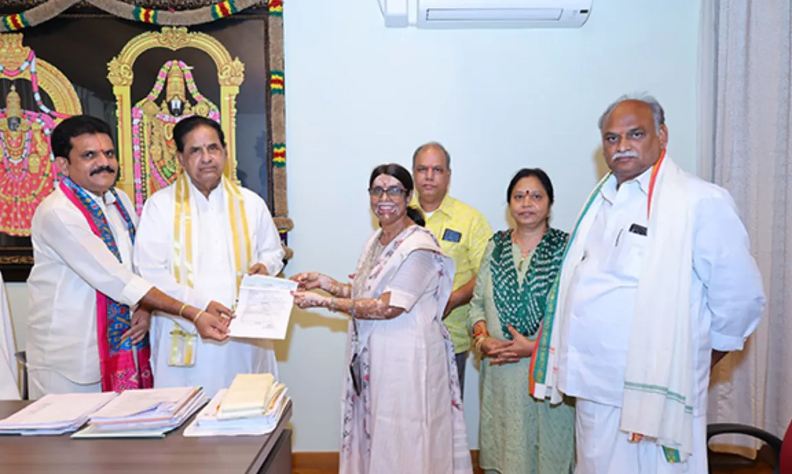 Hyderabad Donors Contribute ₹20 Lakh to TTD Sri Venkateswara Annaprasadam Trust