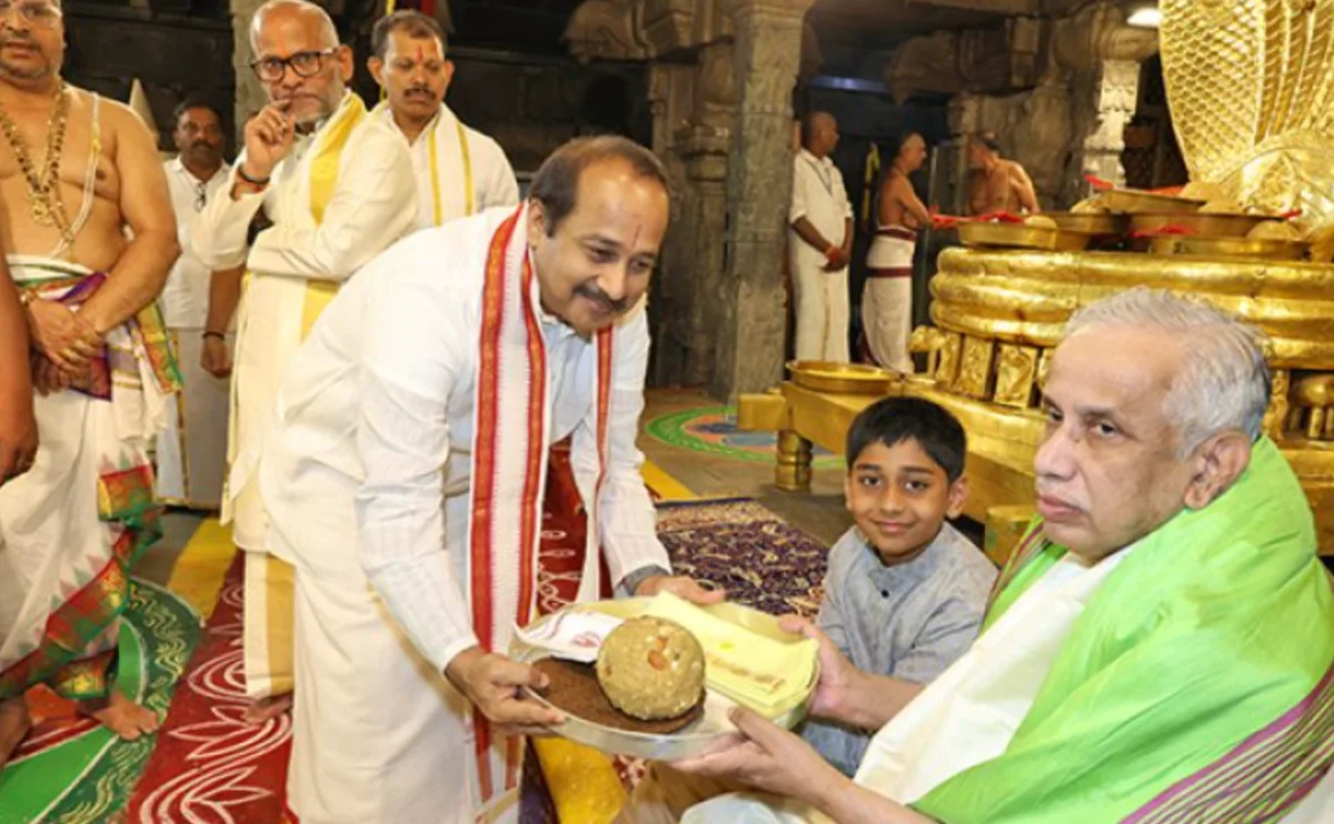 Andhra Pradesh Governor S. Abdul Nazeer Offers Prayers at Tirumala Along with Family