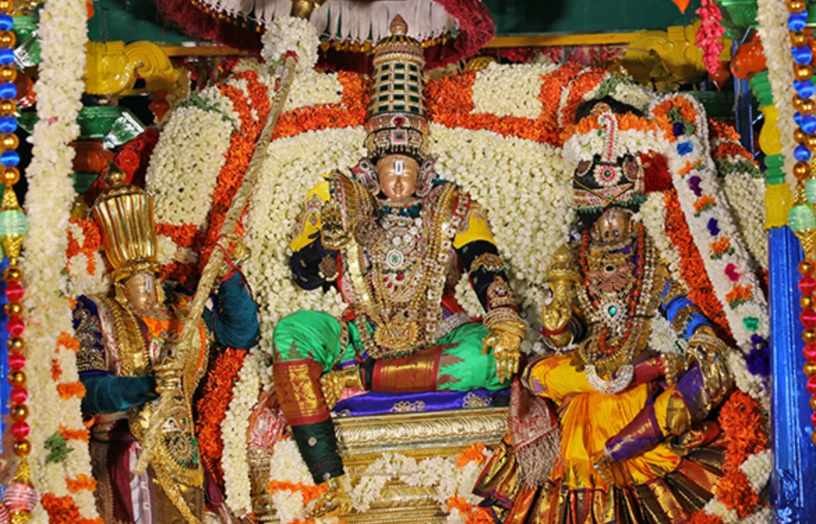Sri Kalyana Venkateswara Swamy Blesses Devotees in Sri Rama Pattabhishekam Alankaram