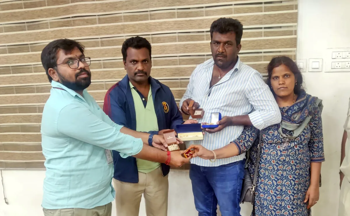 TTD Command Control Centre Traces Lost Bag Containing 50 Grams Gold, Returns It to Devotee