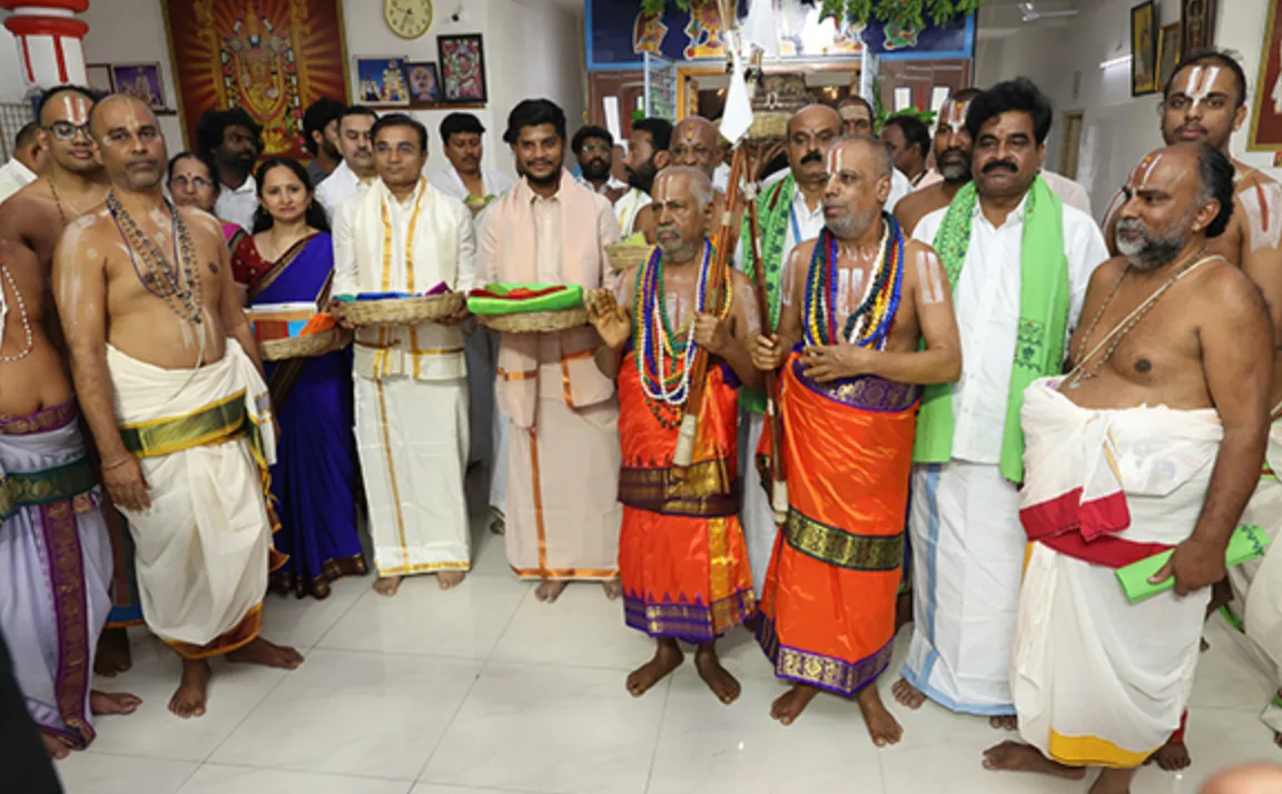 Srirangam Temple Offers Sacred Silk Garments to Lord Venkateswara on Anivara Asthanam