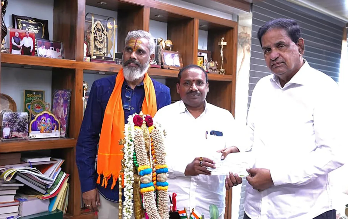 Hyderabad Devotee Donates ₹10 Lakh to TTD Sri Venkateswara Pranadana Trust
