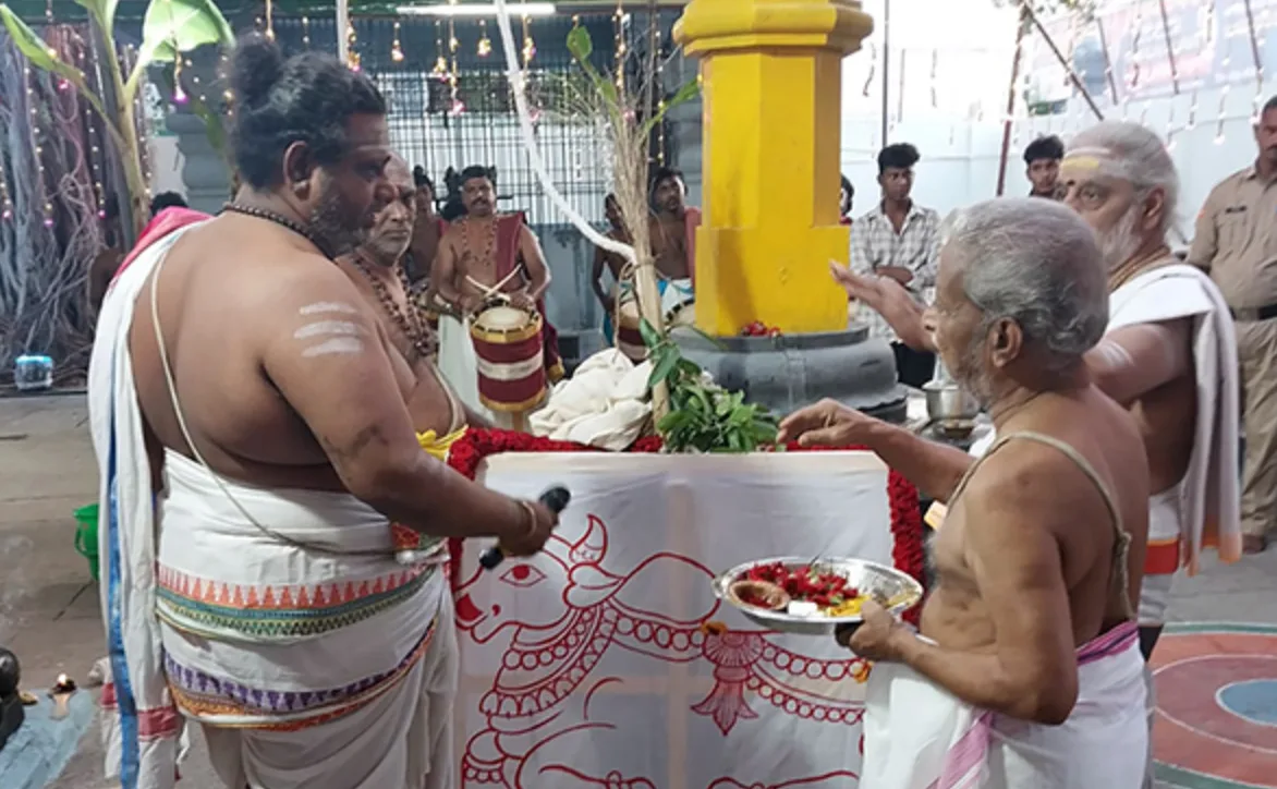 Tallapaka Sri Chennakesava Swamy & Sri Siddheswara Swamy Brahmotsavams Begin with Grand Dhwajarohanam