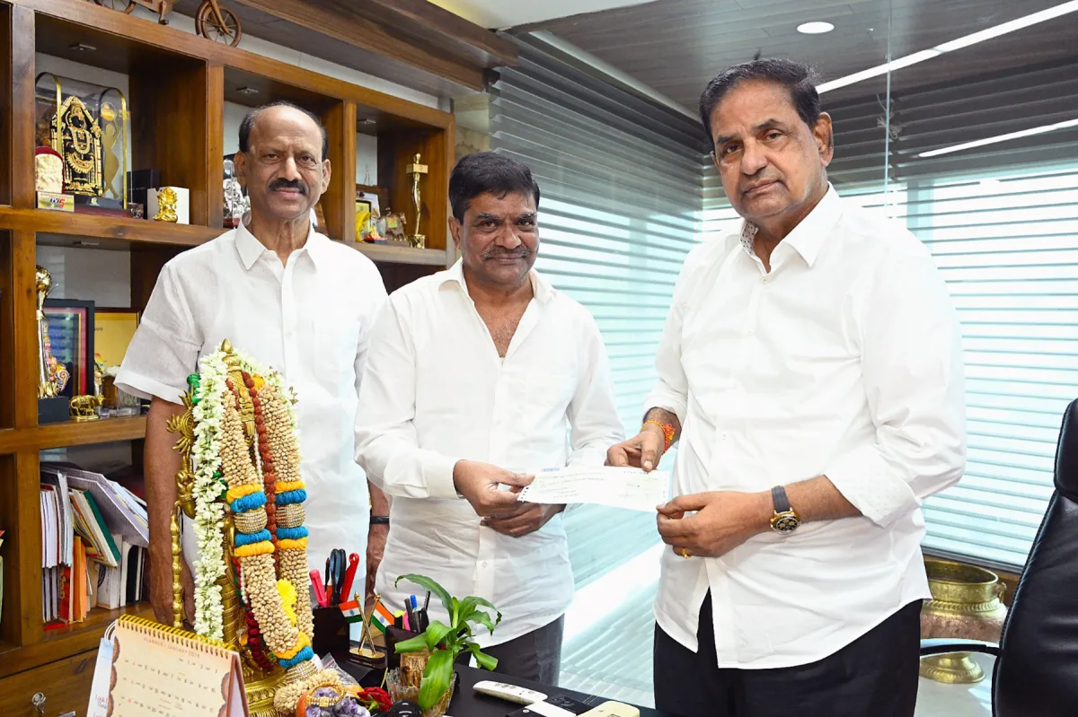 Hyderabad Devotee Donates Rs.10 Lakh to TTD Sri Venkateswara Annaprasadam Trust