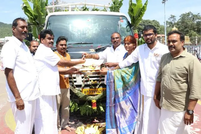 Sri Venkateswara Motors Donates SML Mahindra Truck Worth Rs.15.24 Lakh to TTD