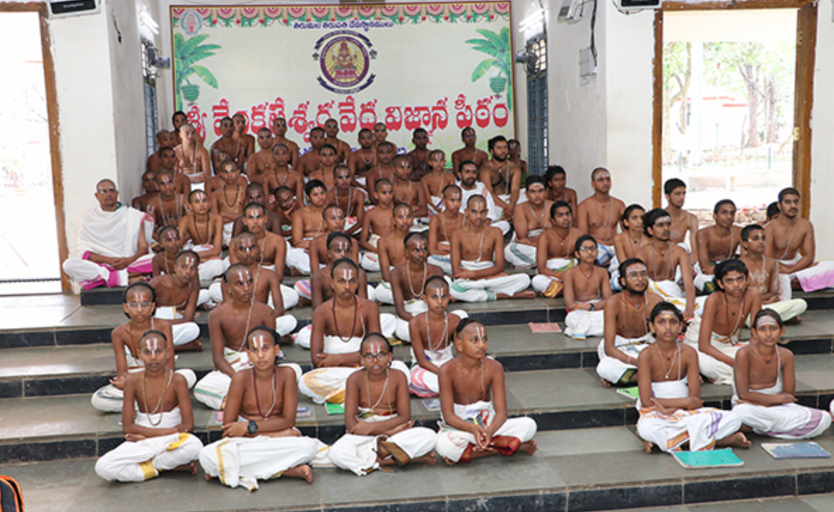 VEDIC STUDENTS IN SRI VENKATESWARA VED VIJNANA PEETHAM AT DHARMAGIRI